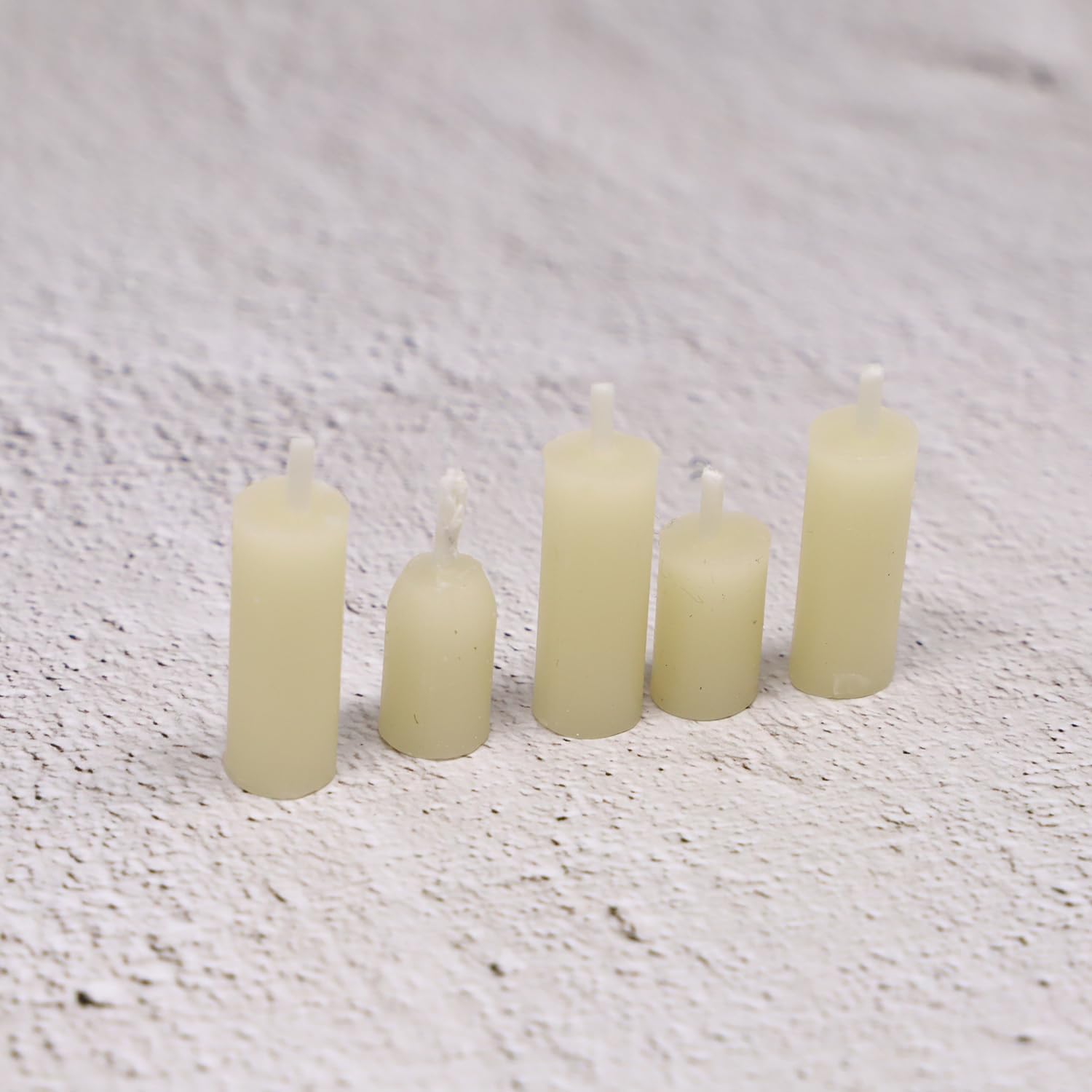 Dollhouse Miniature Candle Set 5pc - White