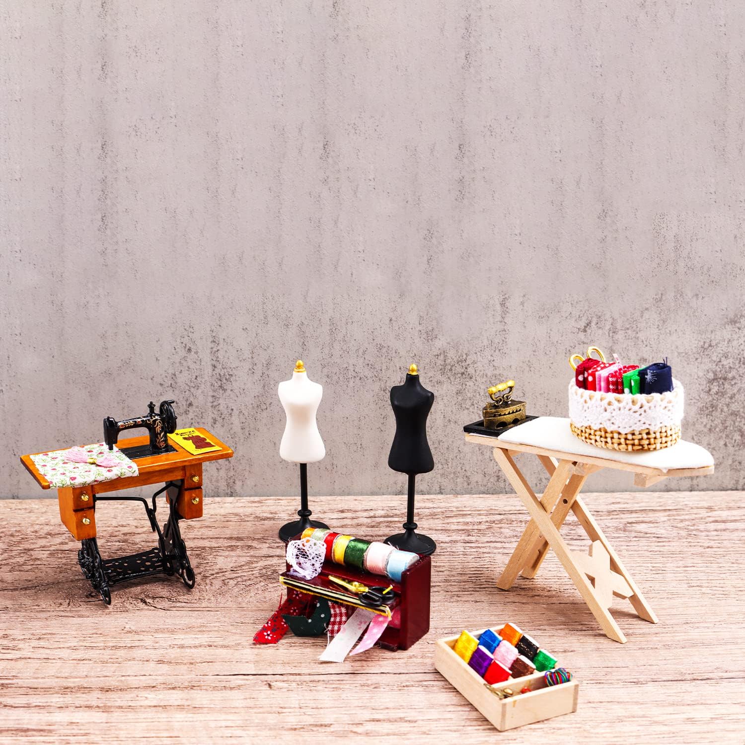 Hiawbon 112 Scale Miniature Sewing House Scene Model