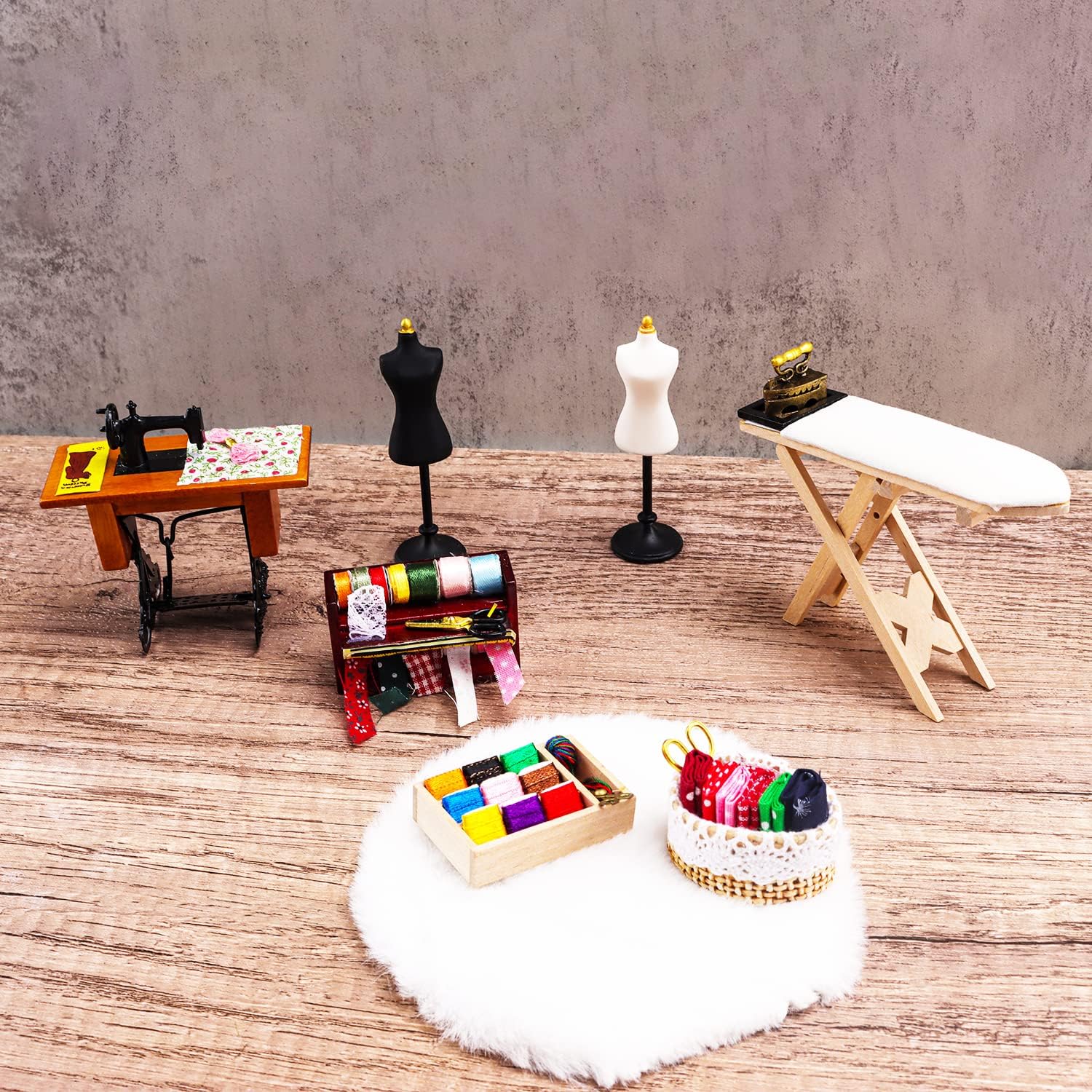 Hiawbon 112 Scale Miniature Sewing House Scene Model